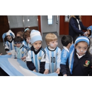 Los más pequeños celebraron el DIA DE LA BANDERA